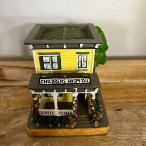 Liberty Falls Children's Hospital Miniature AH990